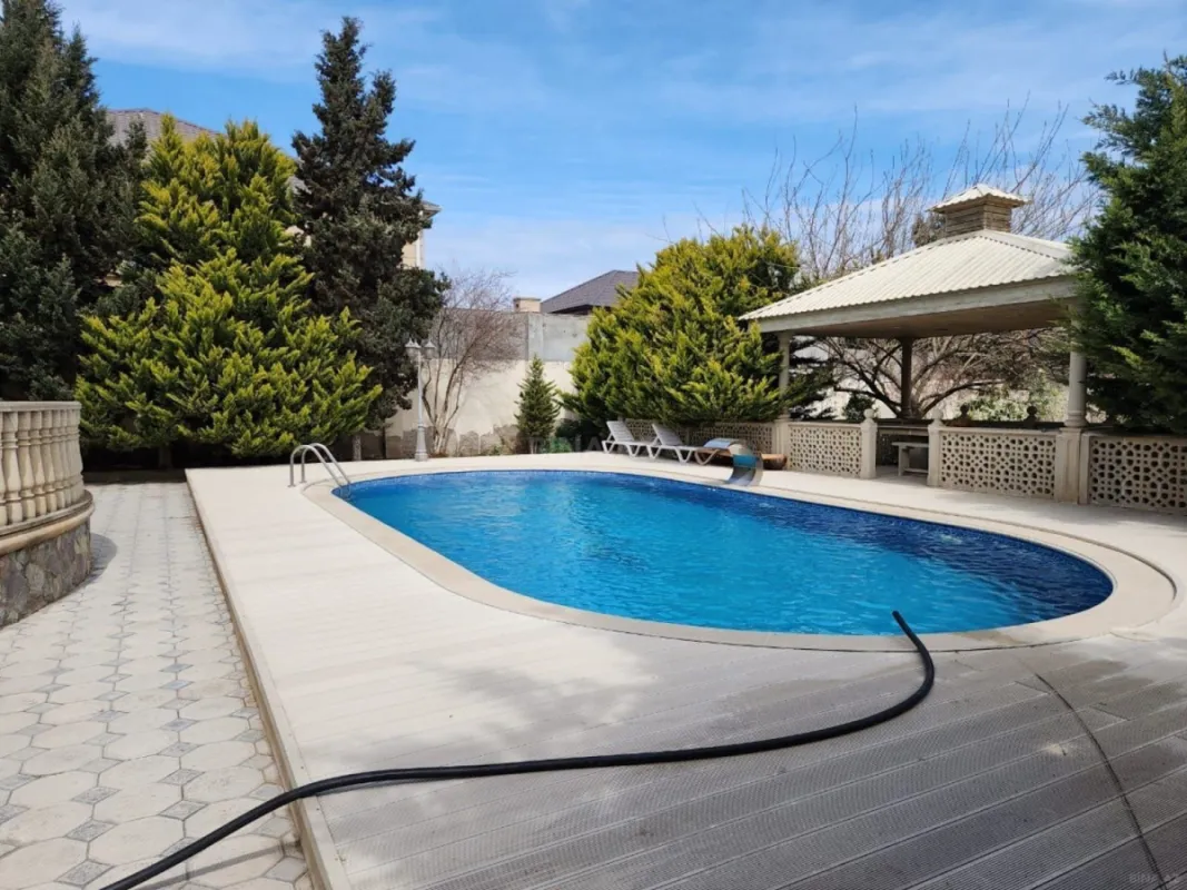 Kirayə verilir 5 otaqlı həyət evi 320 m²