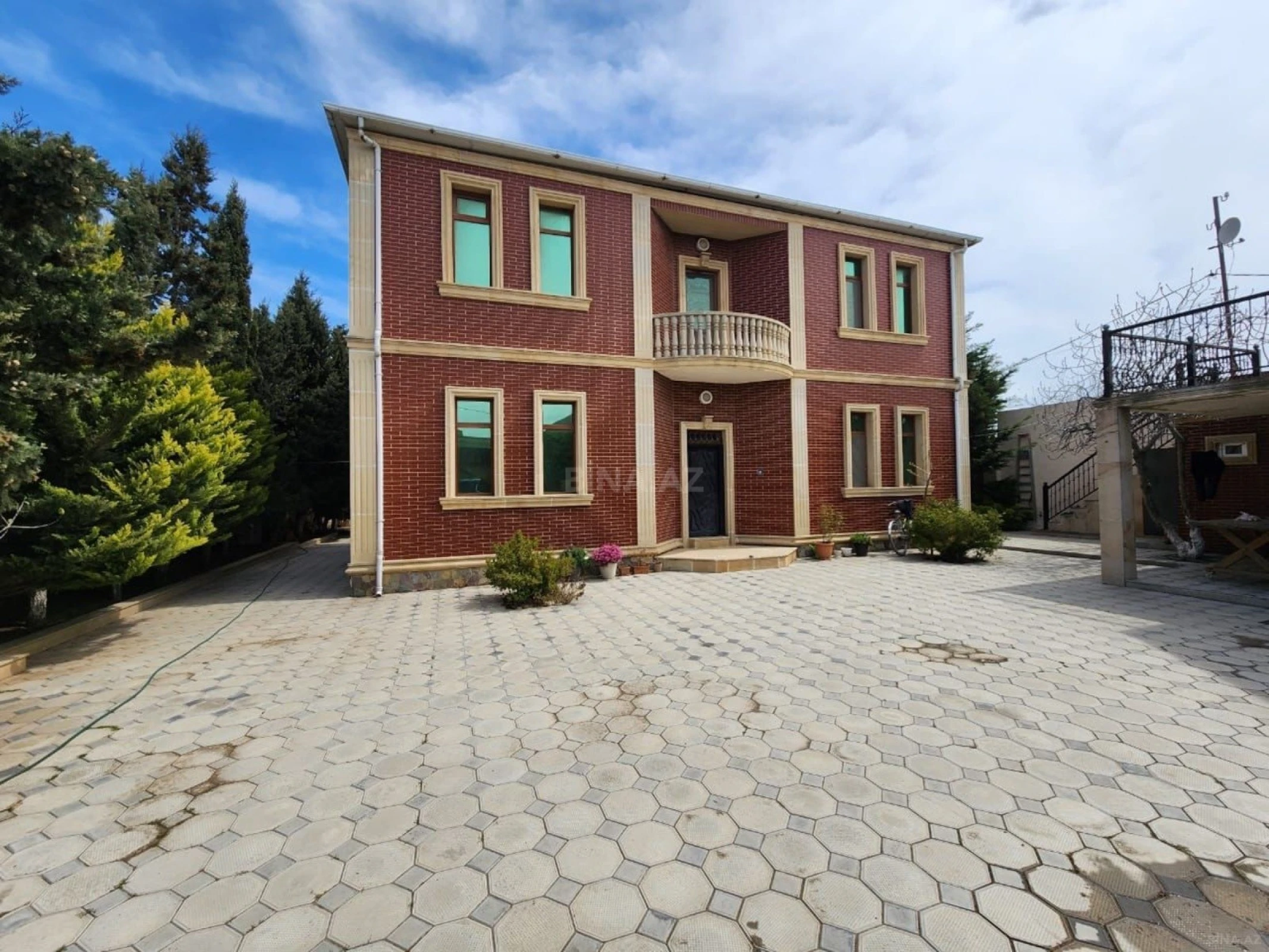 Kirayə verilir 5 otaqlı həyət evi 320 m²