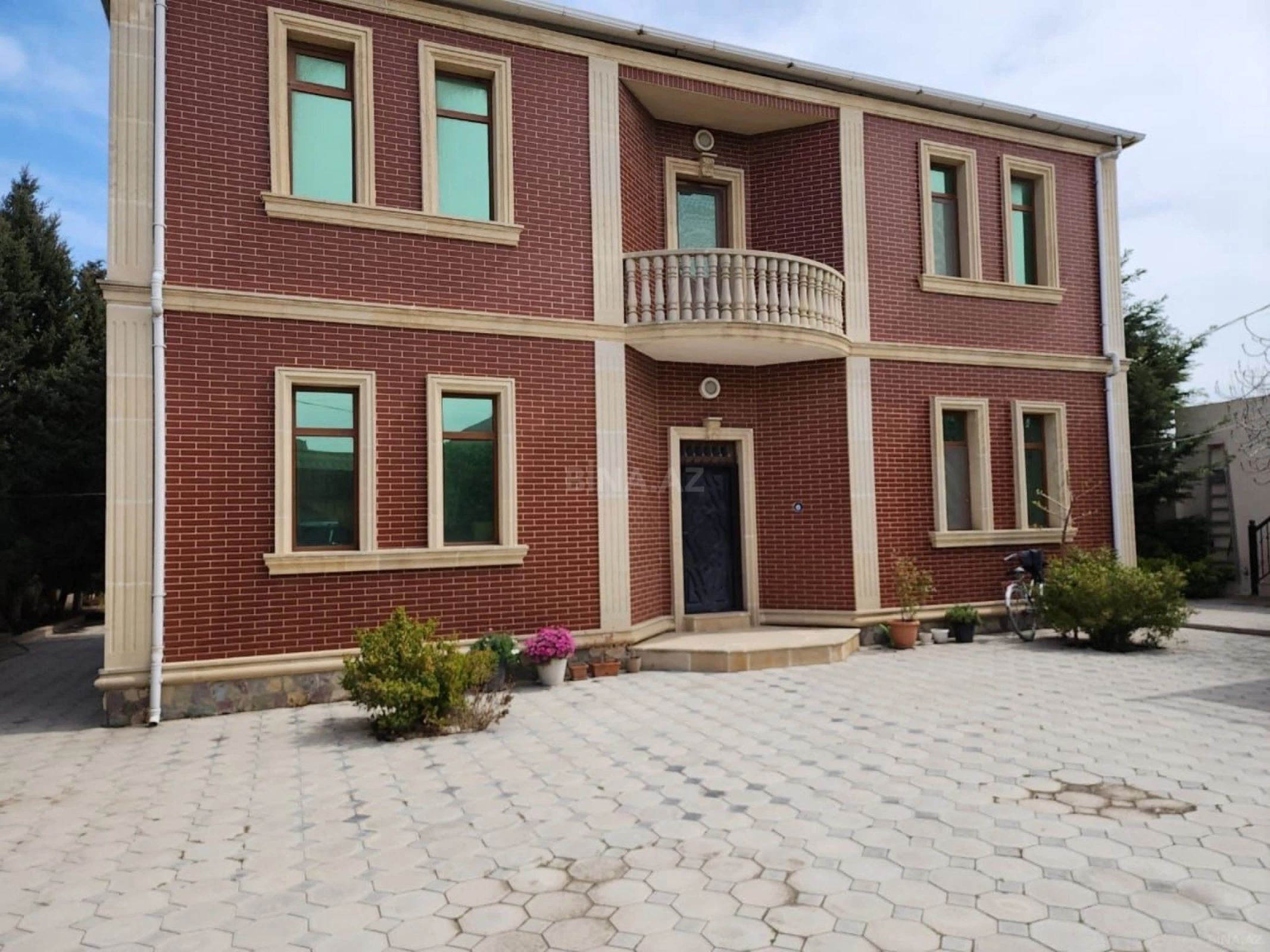 Kirayə verilir 5 otaqlı həyət evi 320 m²