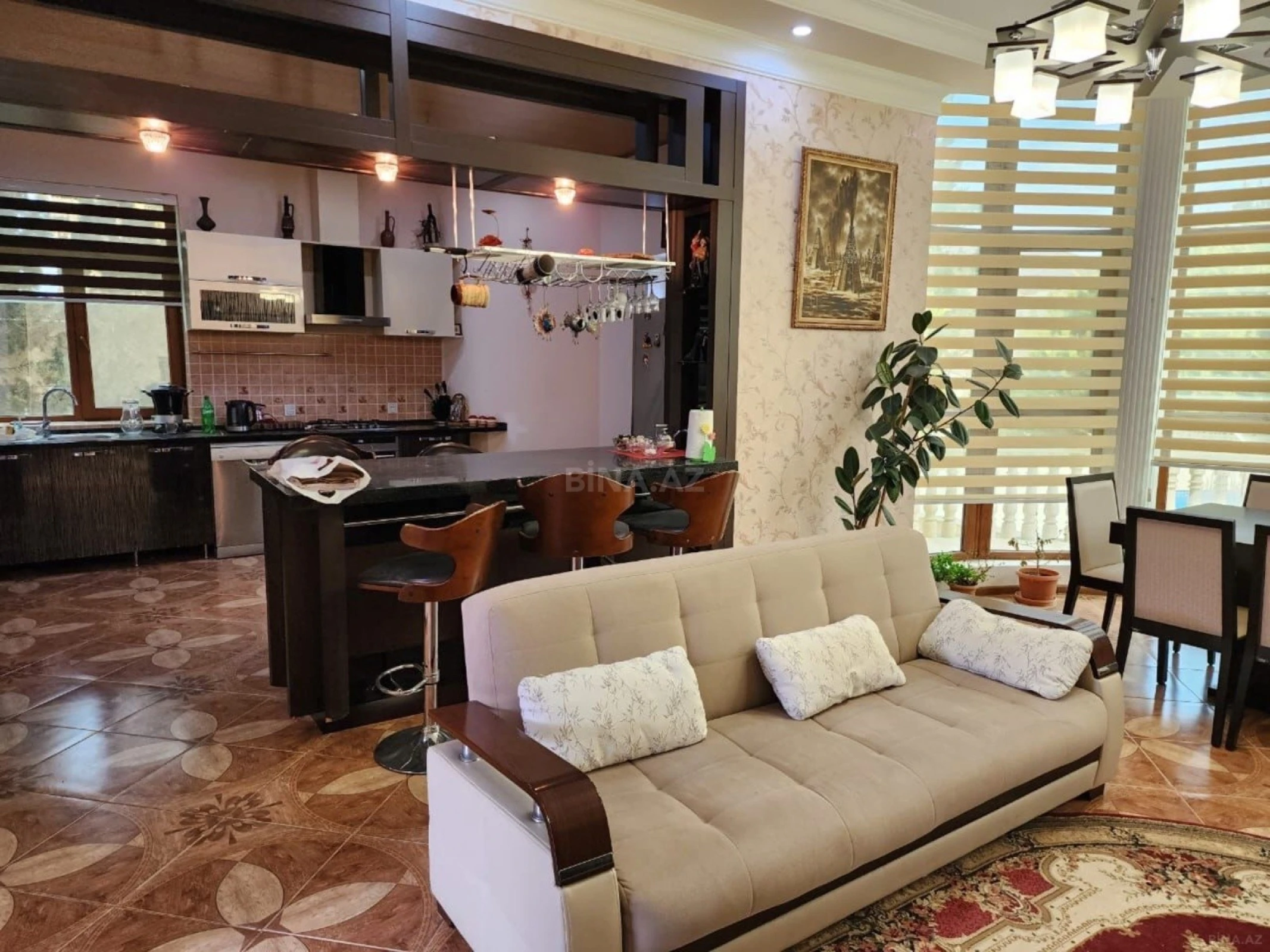 Kirayə verilir 5 otaqlı həyət evi 320 m²