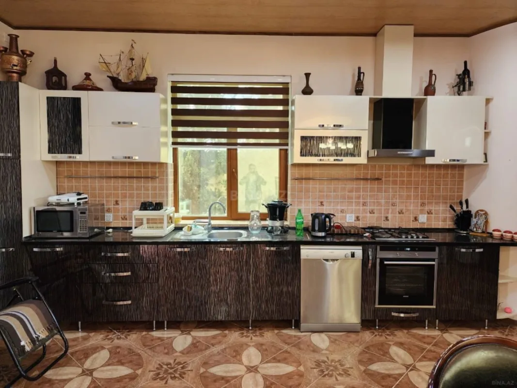 Kirayə verilir 5 otaqlı həyət evi 320 m²