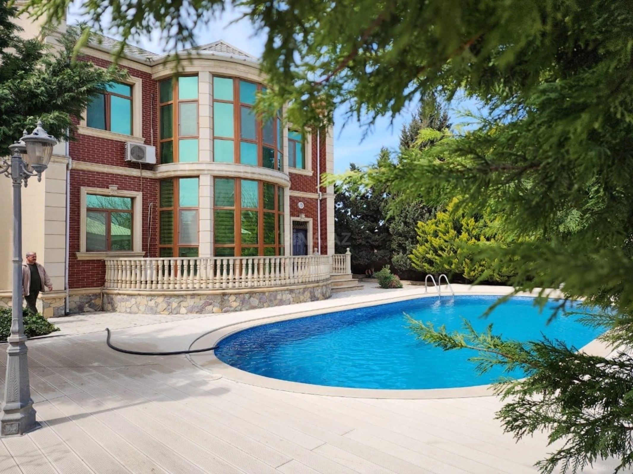 Kirayə verilir 5 otaqlı həyət evi 320 m²