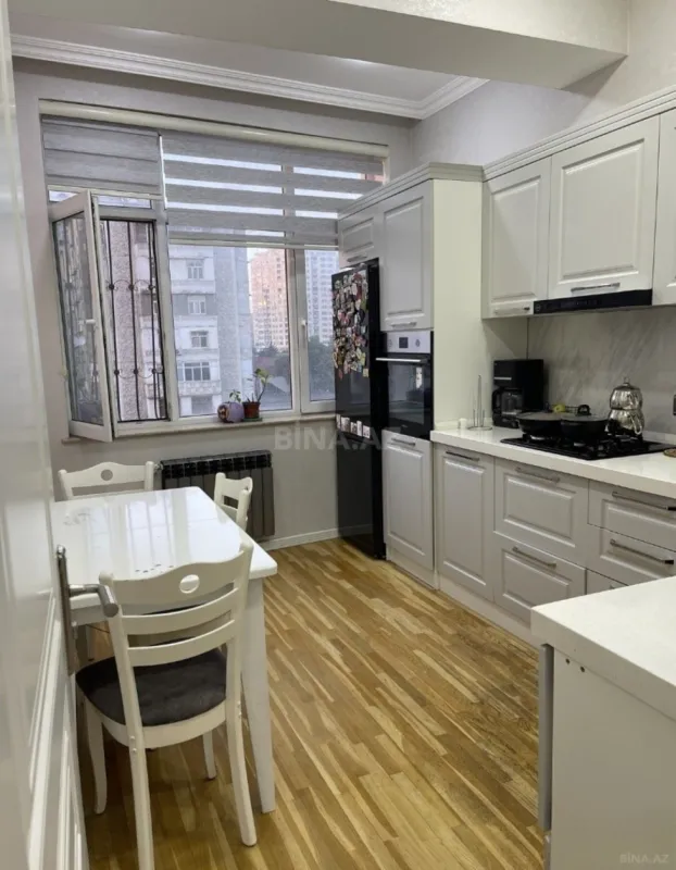 Satılır 3 otaqlı mənzil 105 m²