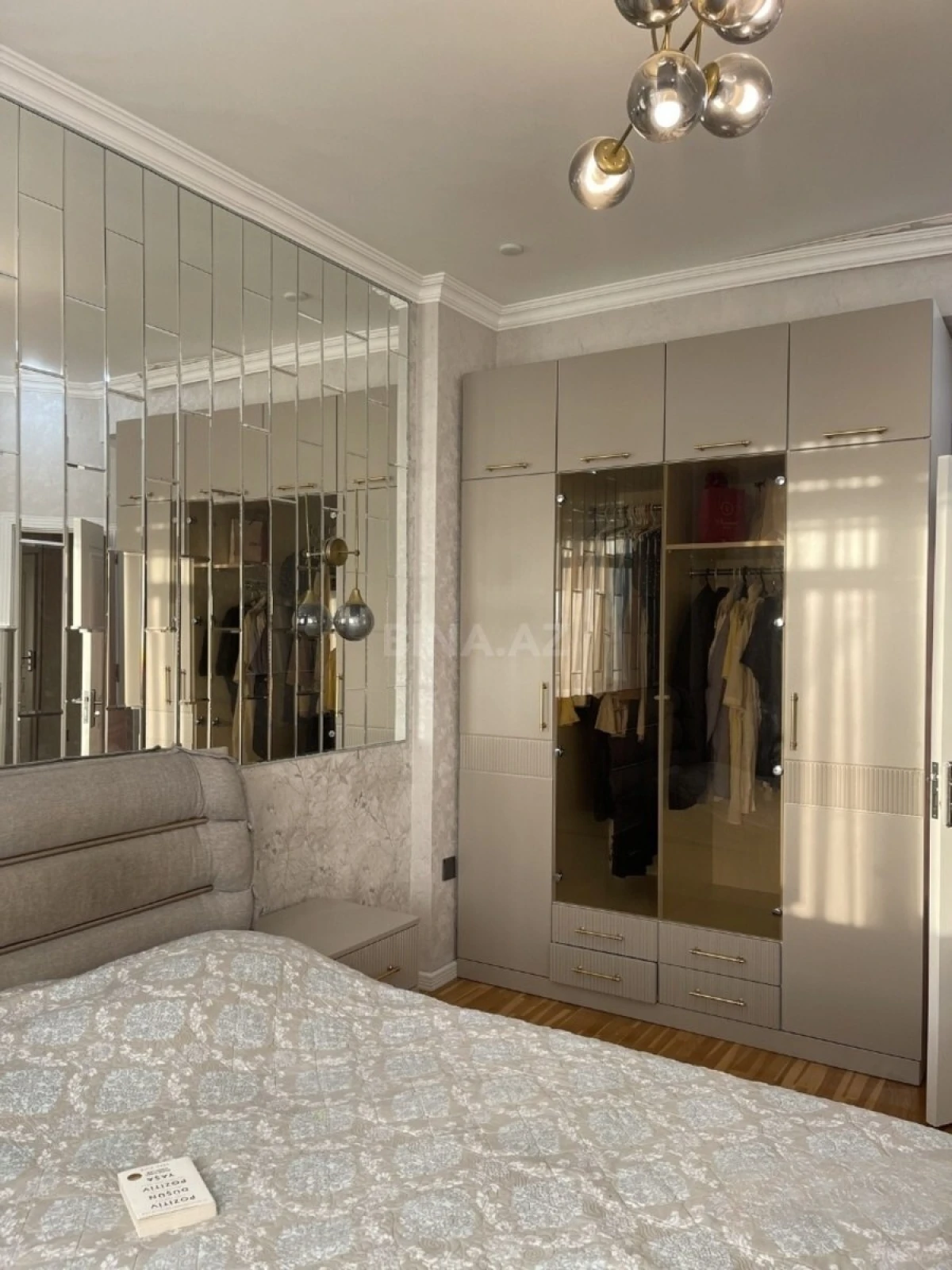 Satılır 3 otaqlı mənzil 105 m²