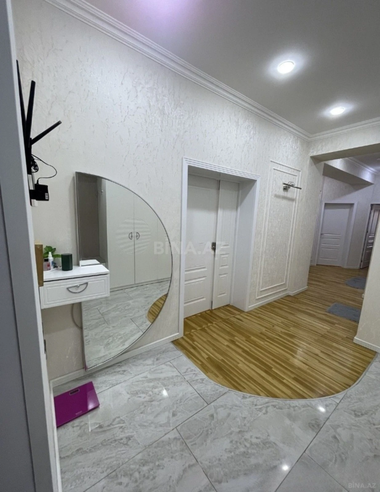 Satılır 3 otaqlı mənzil 105 m²