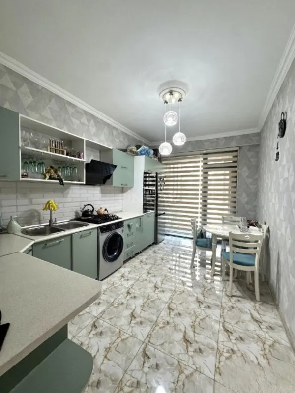 Satılır 2 otaqlı mənzil 85 m²