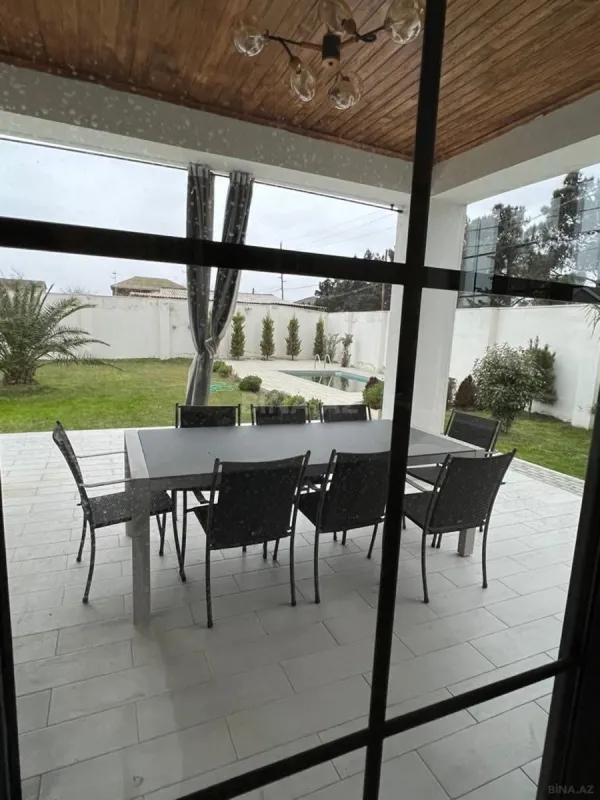 Kirayə verilir 6 otaqlı həyət evi 320 m²