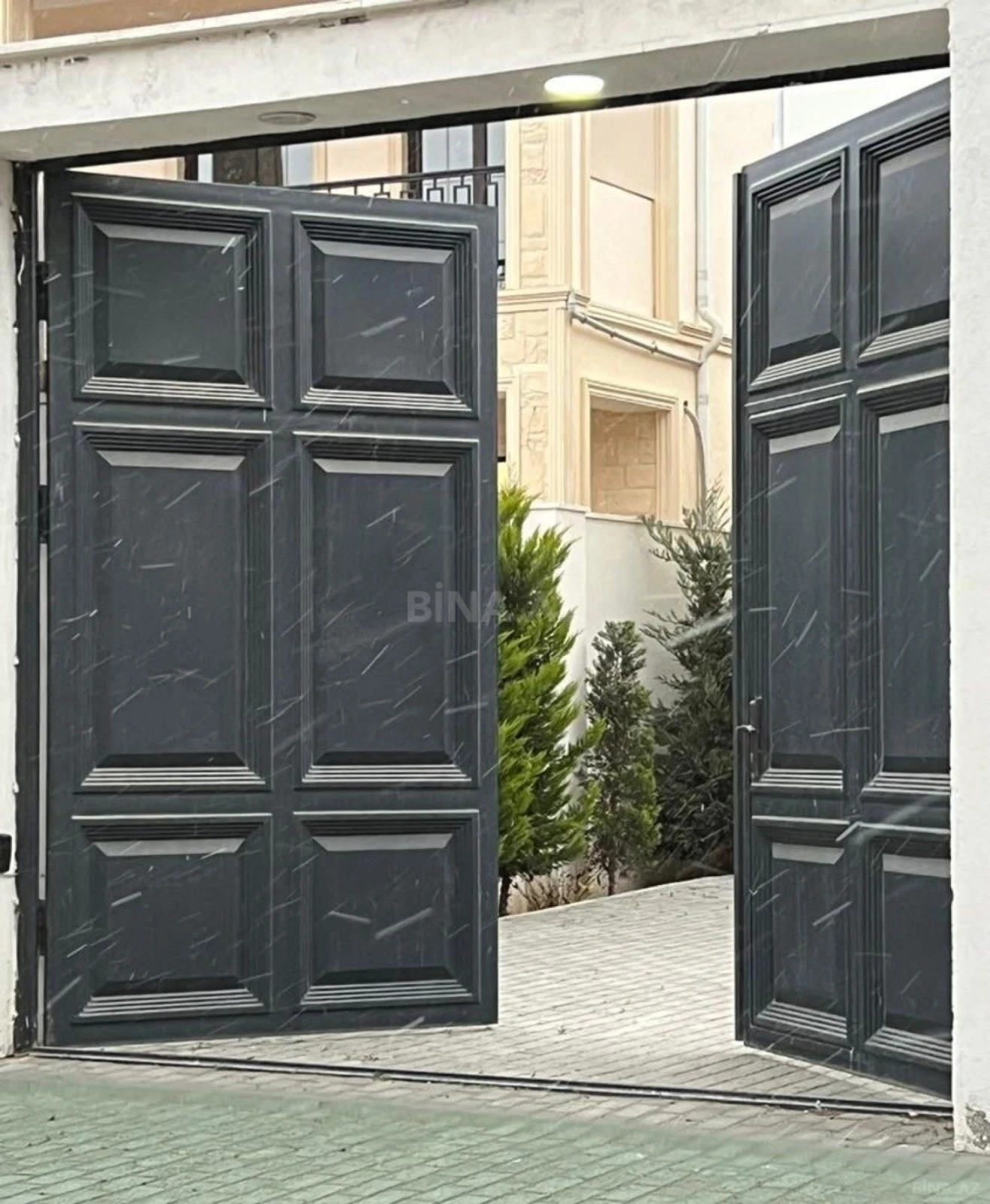 Kirayə verilir 6 otaqlı həyət evi 320 m²