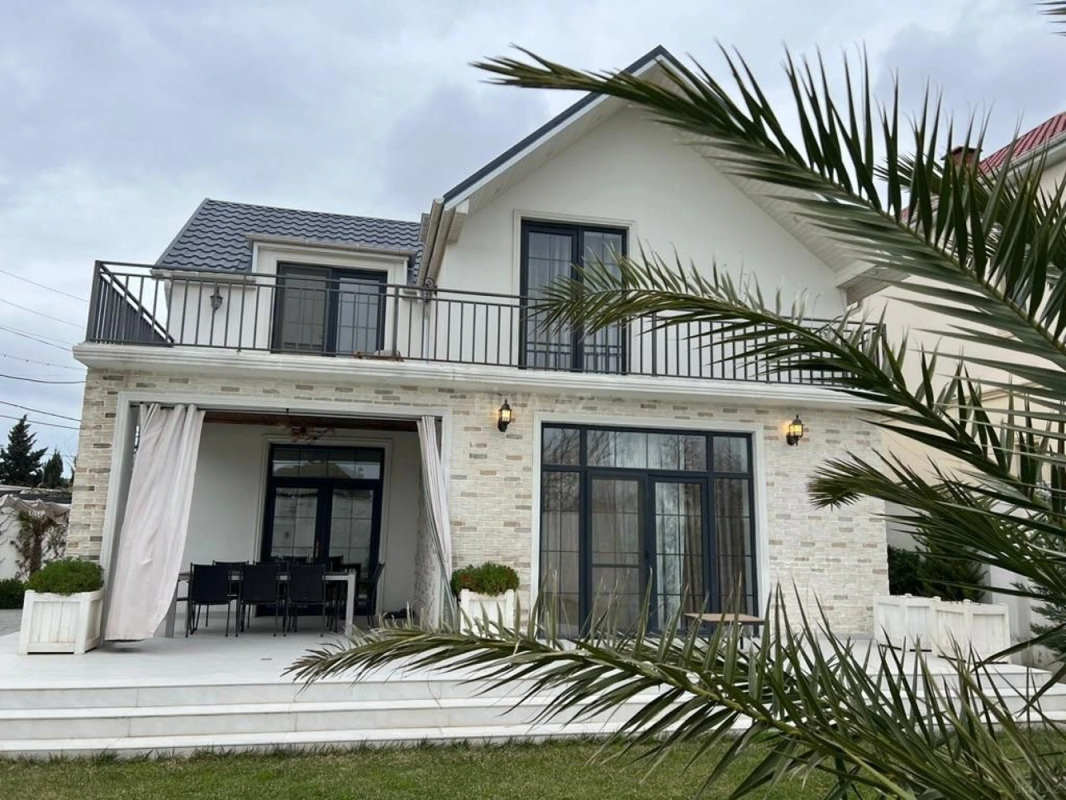 Kirayə verilir 6 otaqlı həyət evi 320 m²