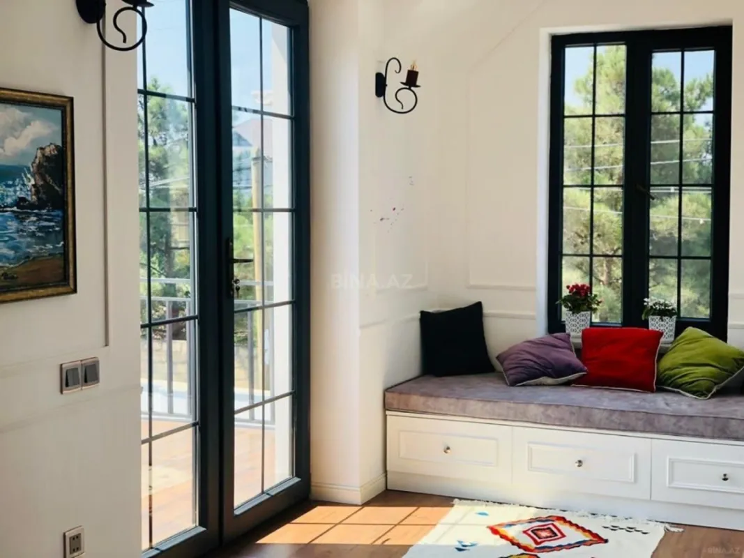 Kirayə verilir 6 otaqlı həyət evi 320 m²