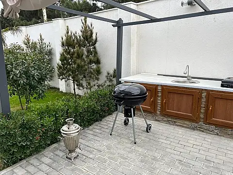 Kirayə verilir 6 otaqlı həyət evi 320 m²