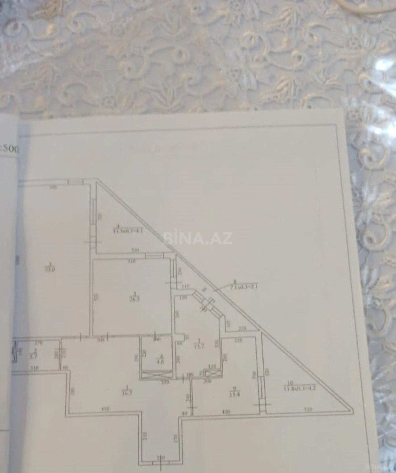 Satılır 4 otaqlı mənzil 190 m²