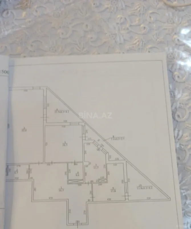 Satılır 4 otaqlı mənzil 190 m²