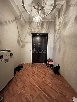 Satılır 4 otaqlı mənzil 190 m²