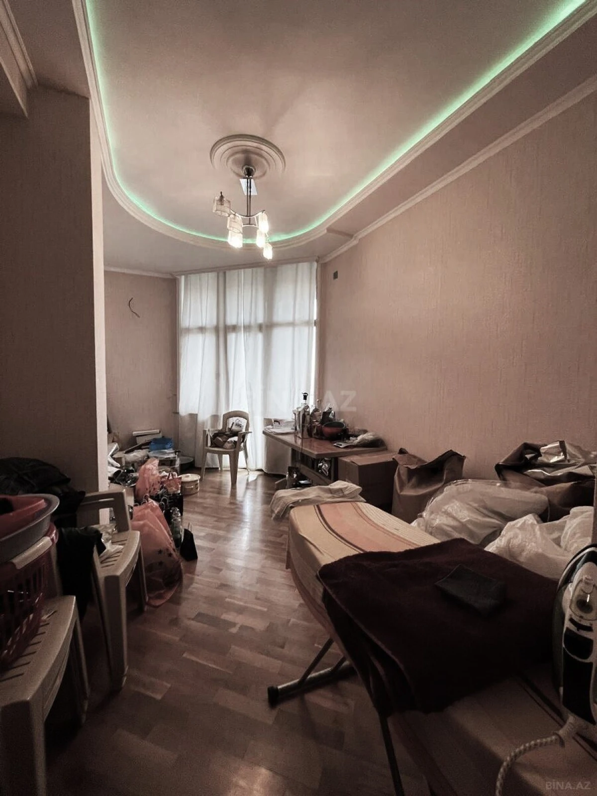 Satılır 4 otaqlı mənzil 190 m²
