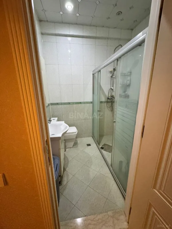 Satılır 3 otaqlı mənzil 135 m²
