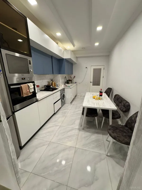 Satılır 3 otaqlı mənzil 135 m²