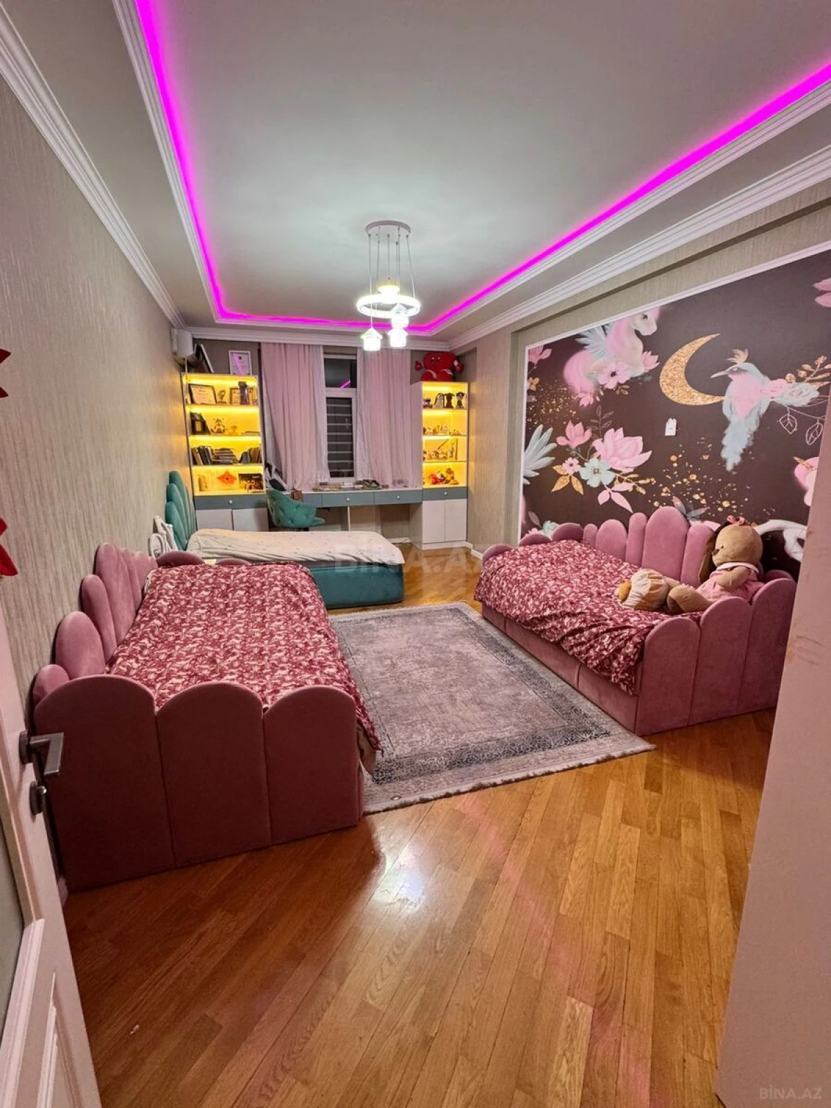 Satılır 3 otaqlı mənzil 135 m²