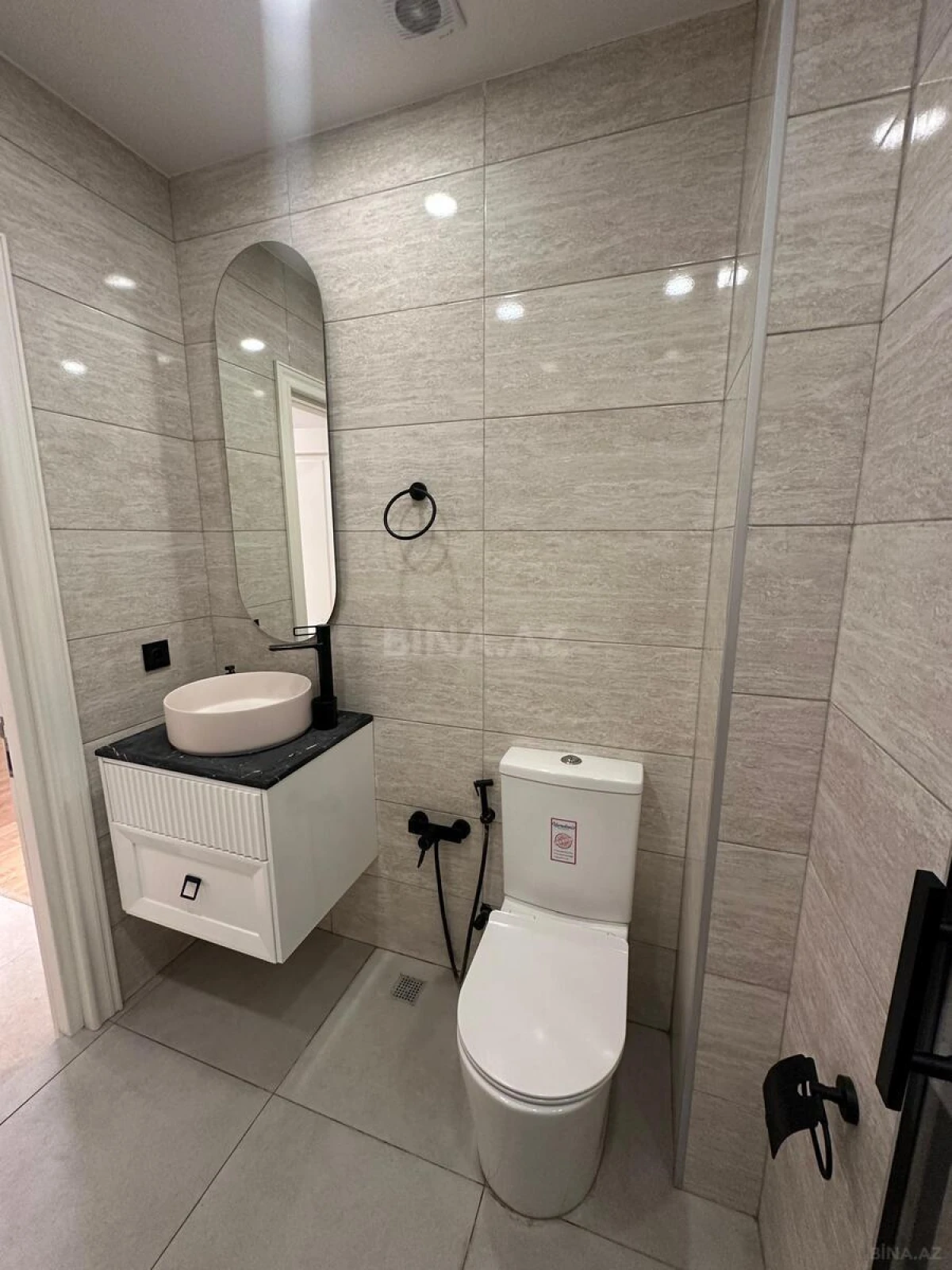 Kirayə verilir 2 otaqlı mənzil 80 m²