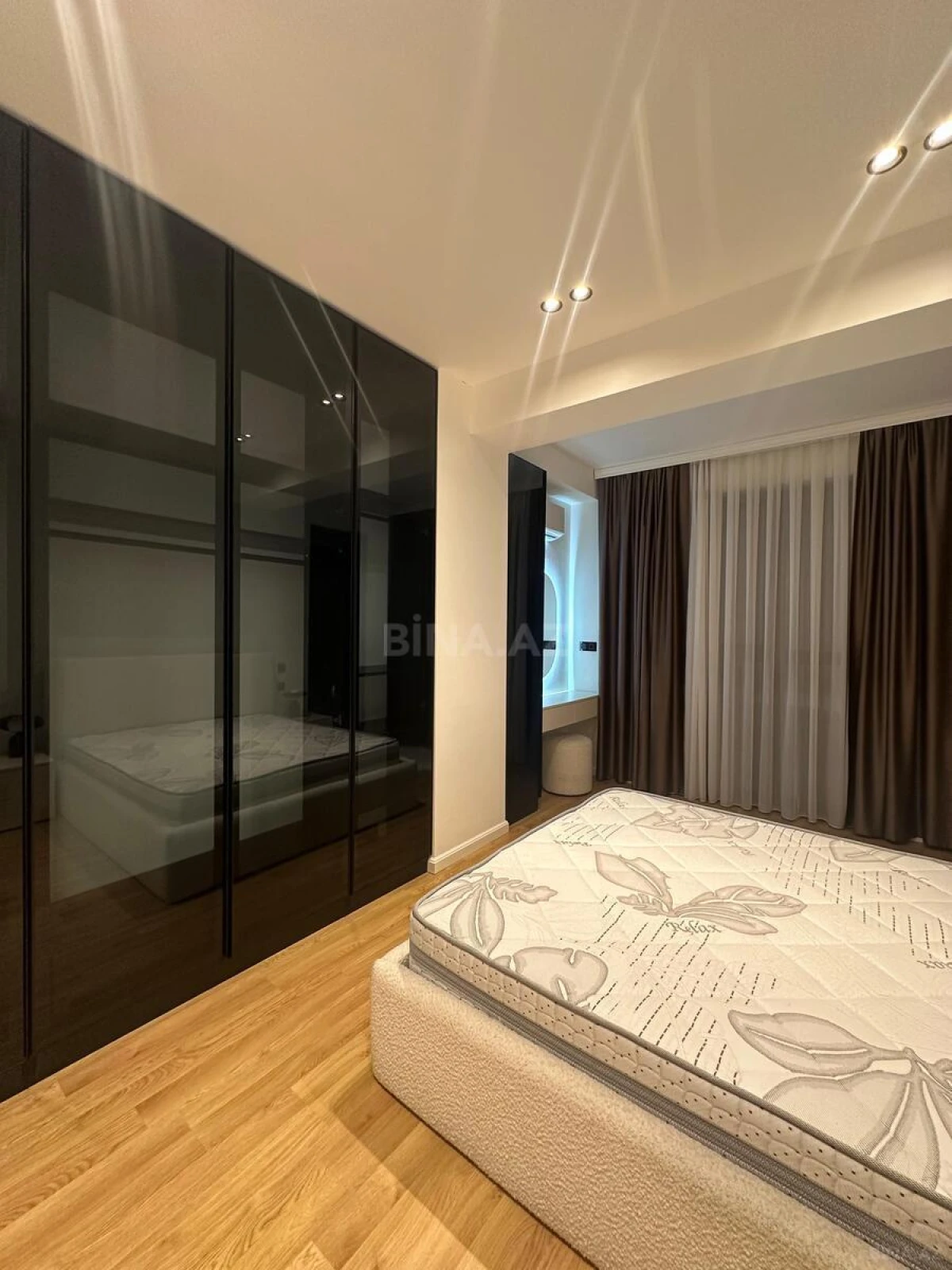 Kirayə verilir 2 otaqlı mənzil 80 m²