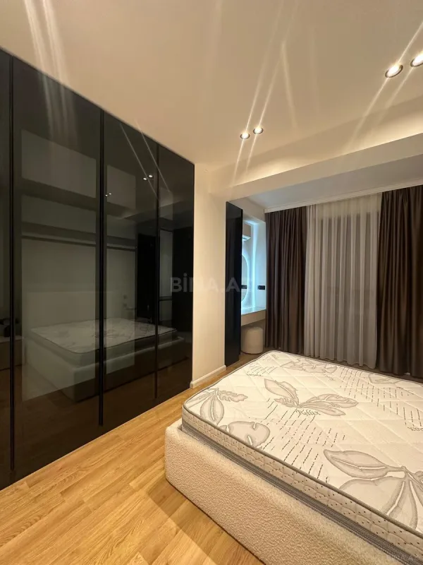Kirayə verilir 2 otaqlı mənzil 80 m²