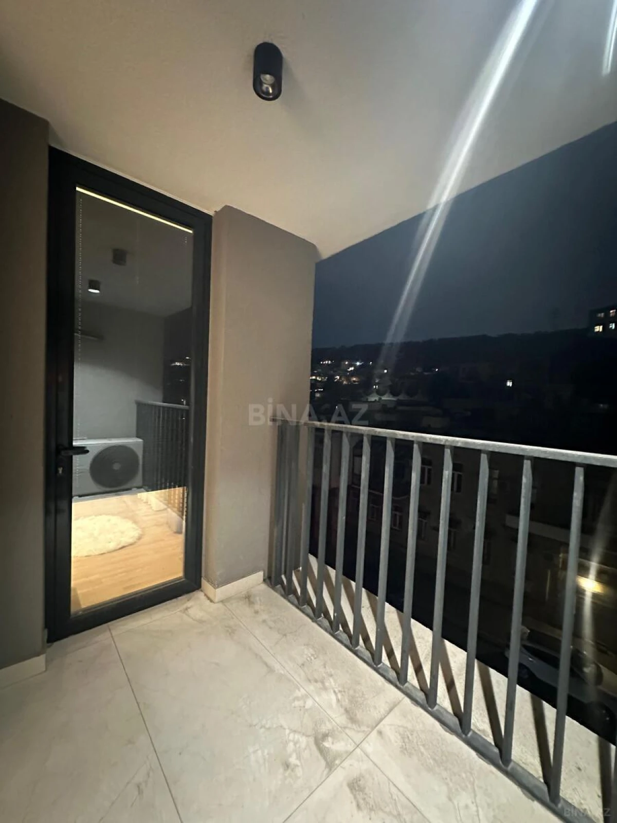Kirayə verilir 2 otaqlı mənzil 80 m²