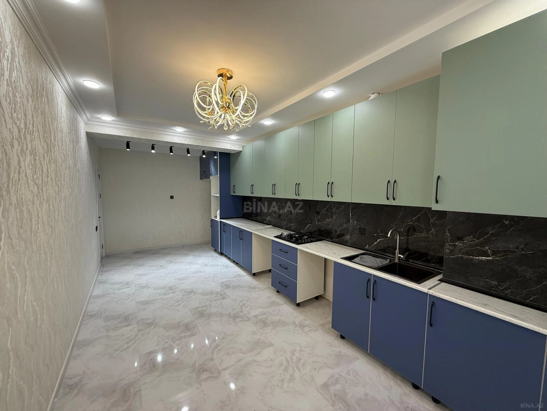 Satılır 3 otaqlı mənzil 105 m²