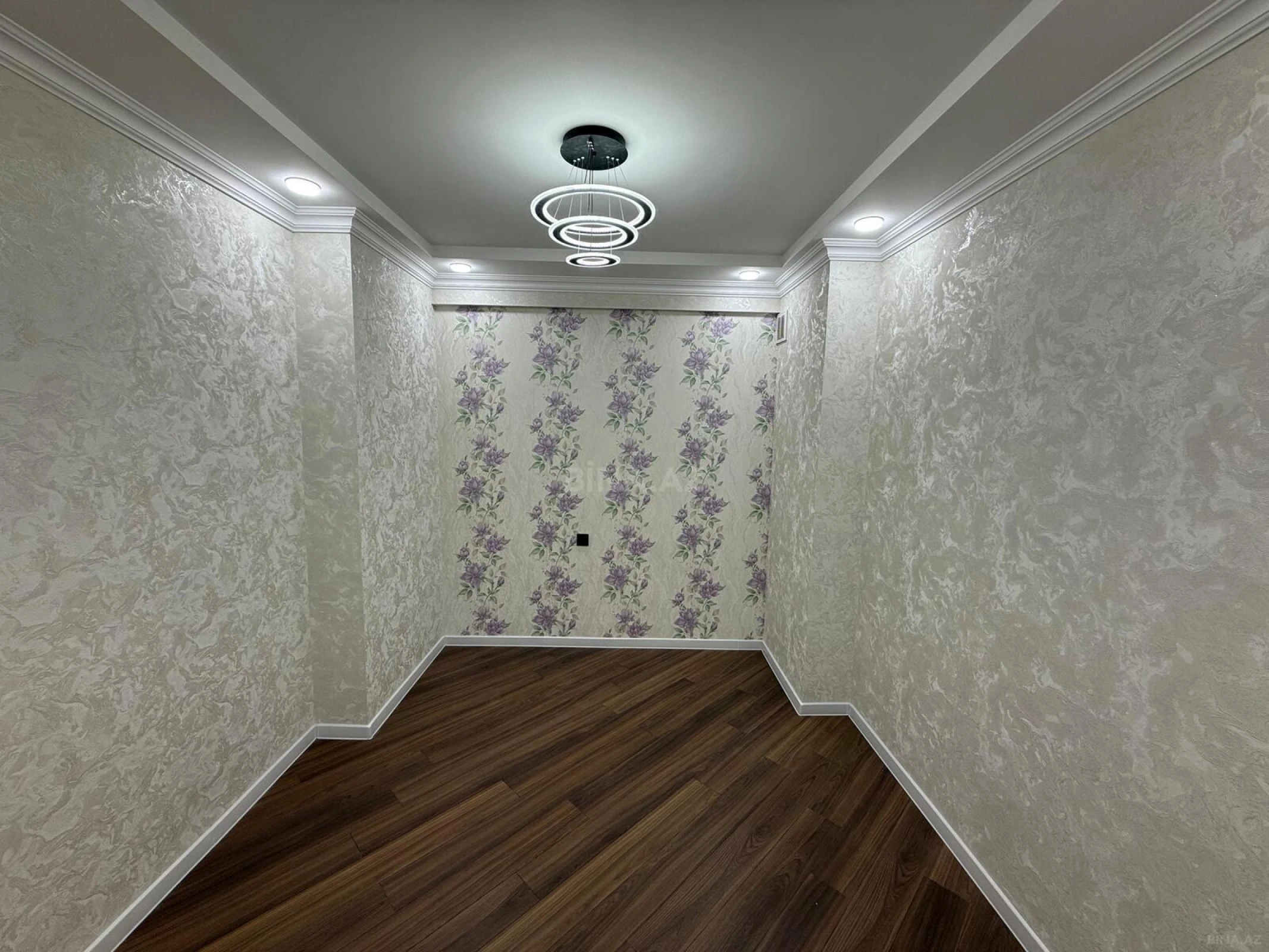 Satılır 3 otaqlı mənzil 105 m²