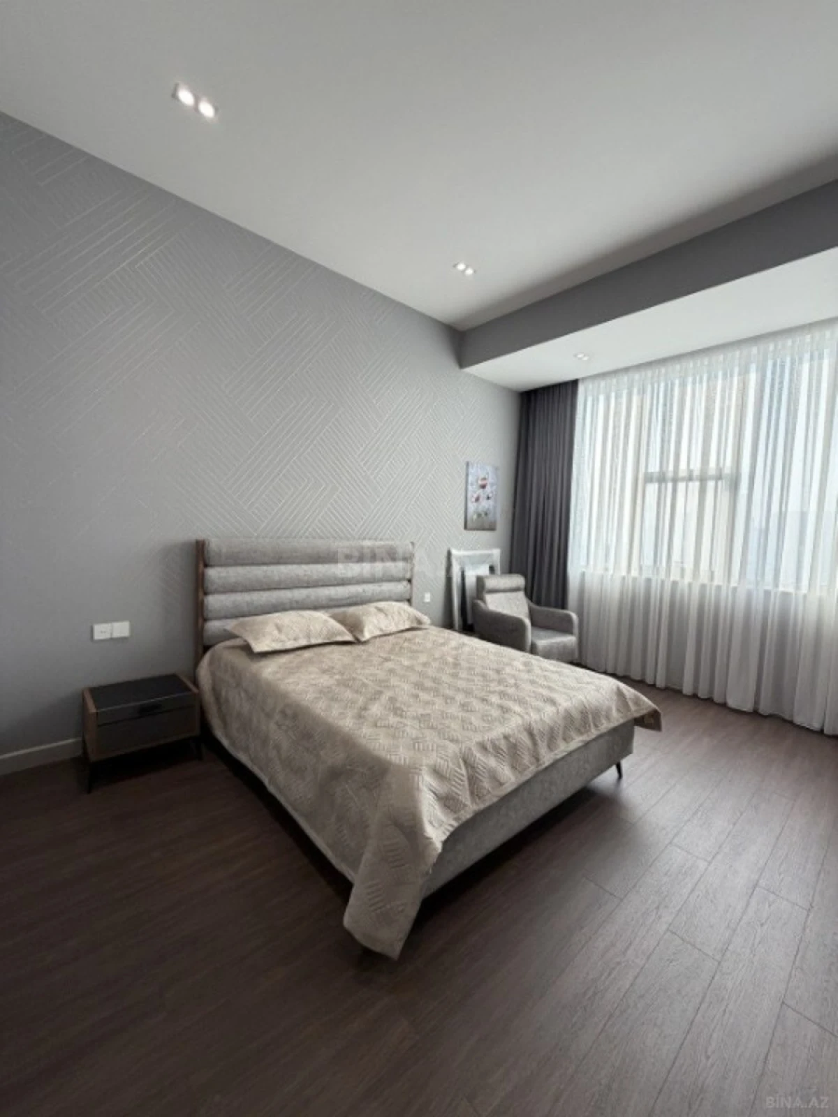 Kirayə verilir 3 otaqlı mənzil 140 m²