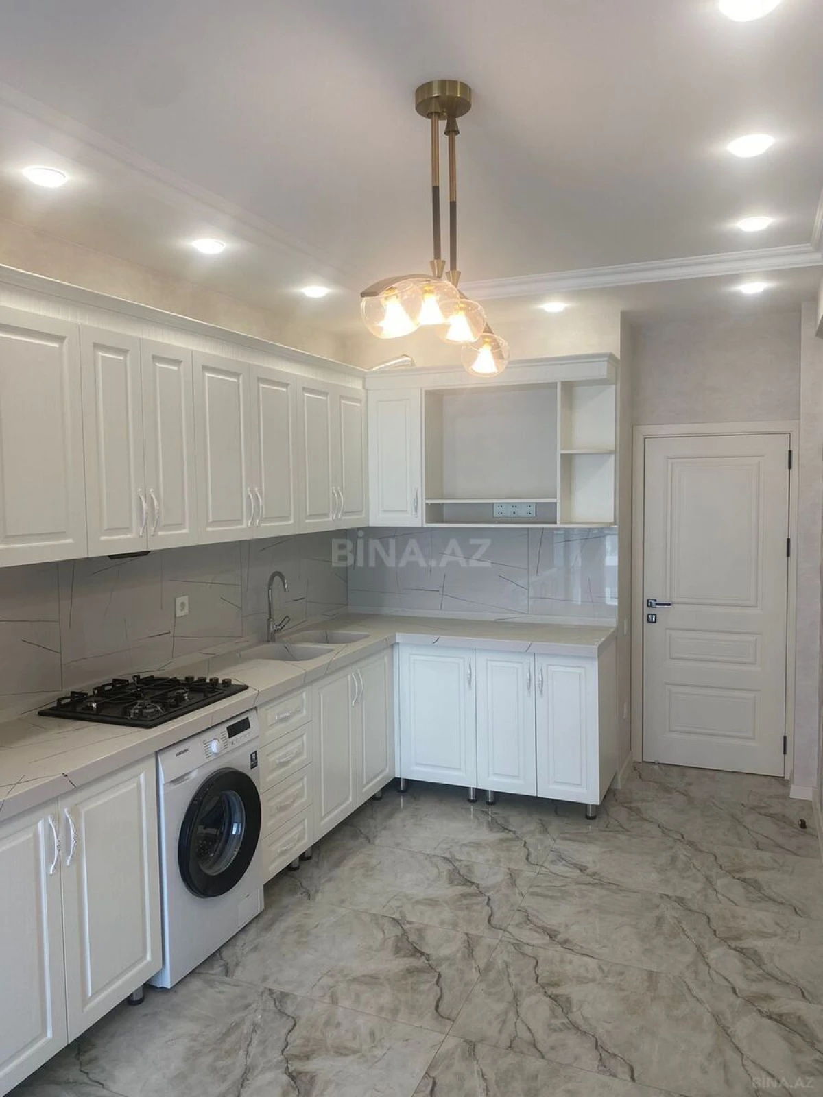 Satılır 2 otaqlı mənzil 96 m²