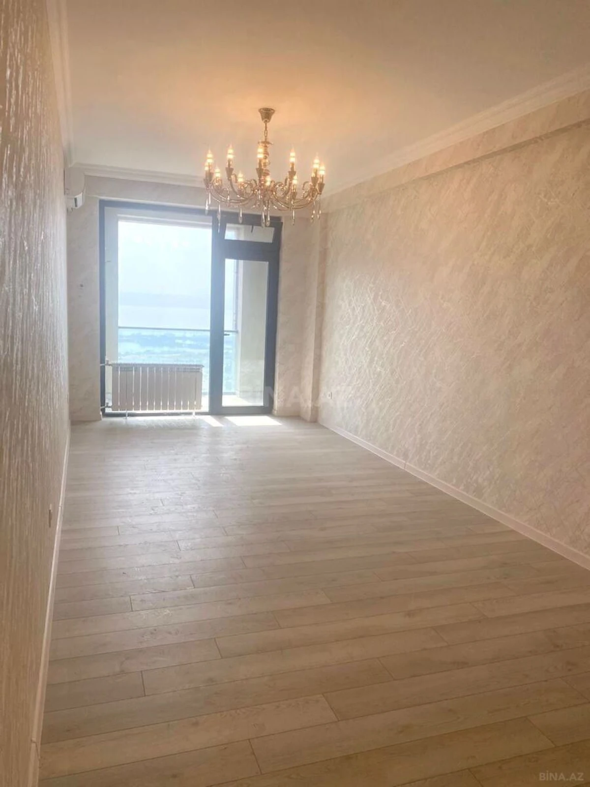 Satılır 2 otaqlı mənzil 96 m²