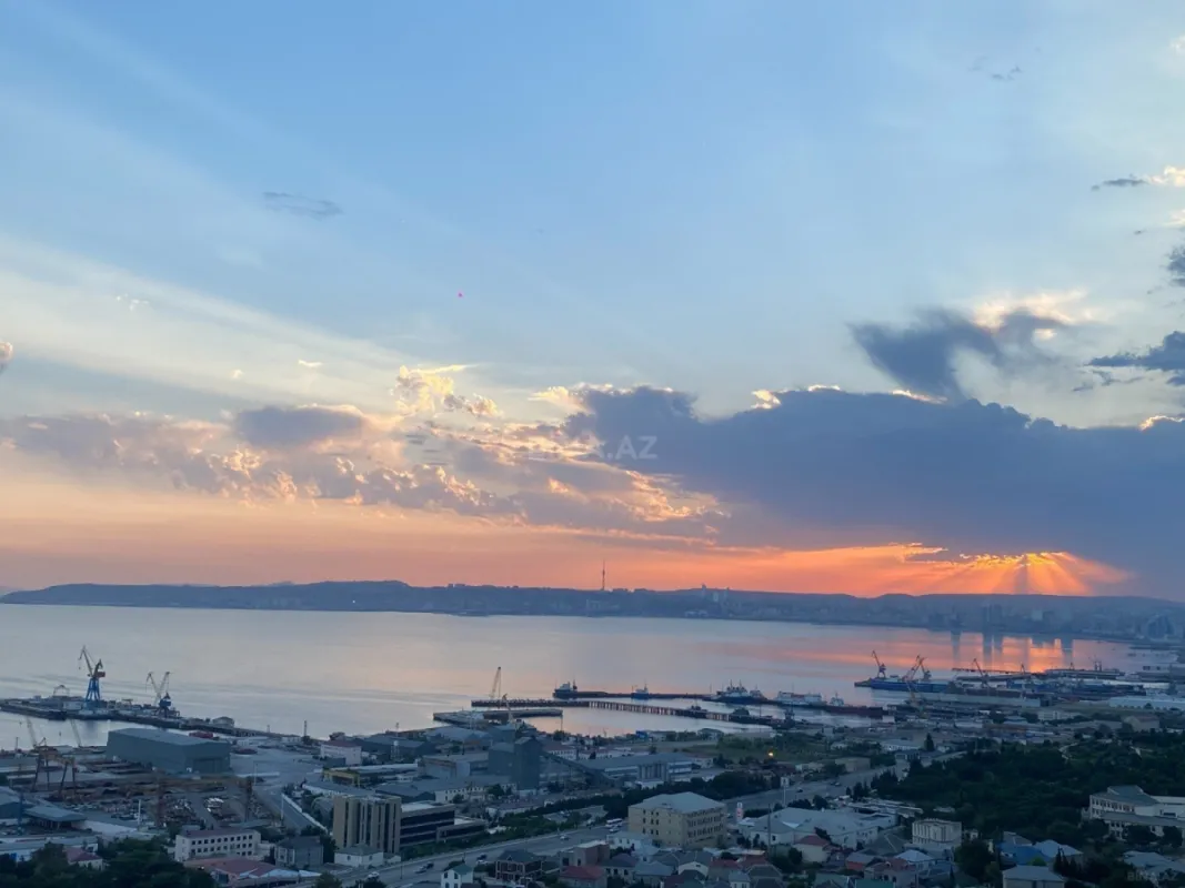 Satılır 2 otaqlı mənzil 96 m²