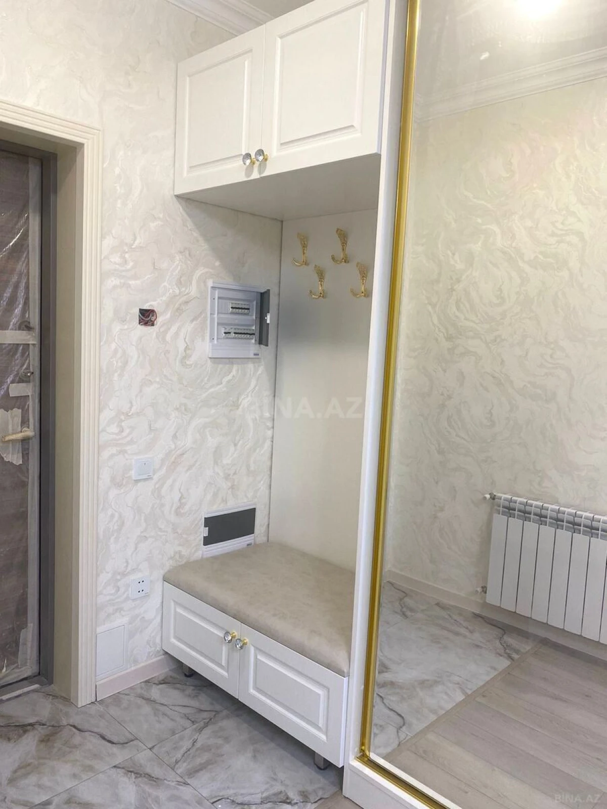 Satılır 2 otaqlı mənzil 96 m²