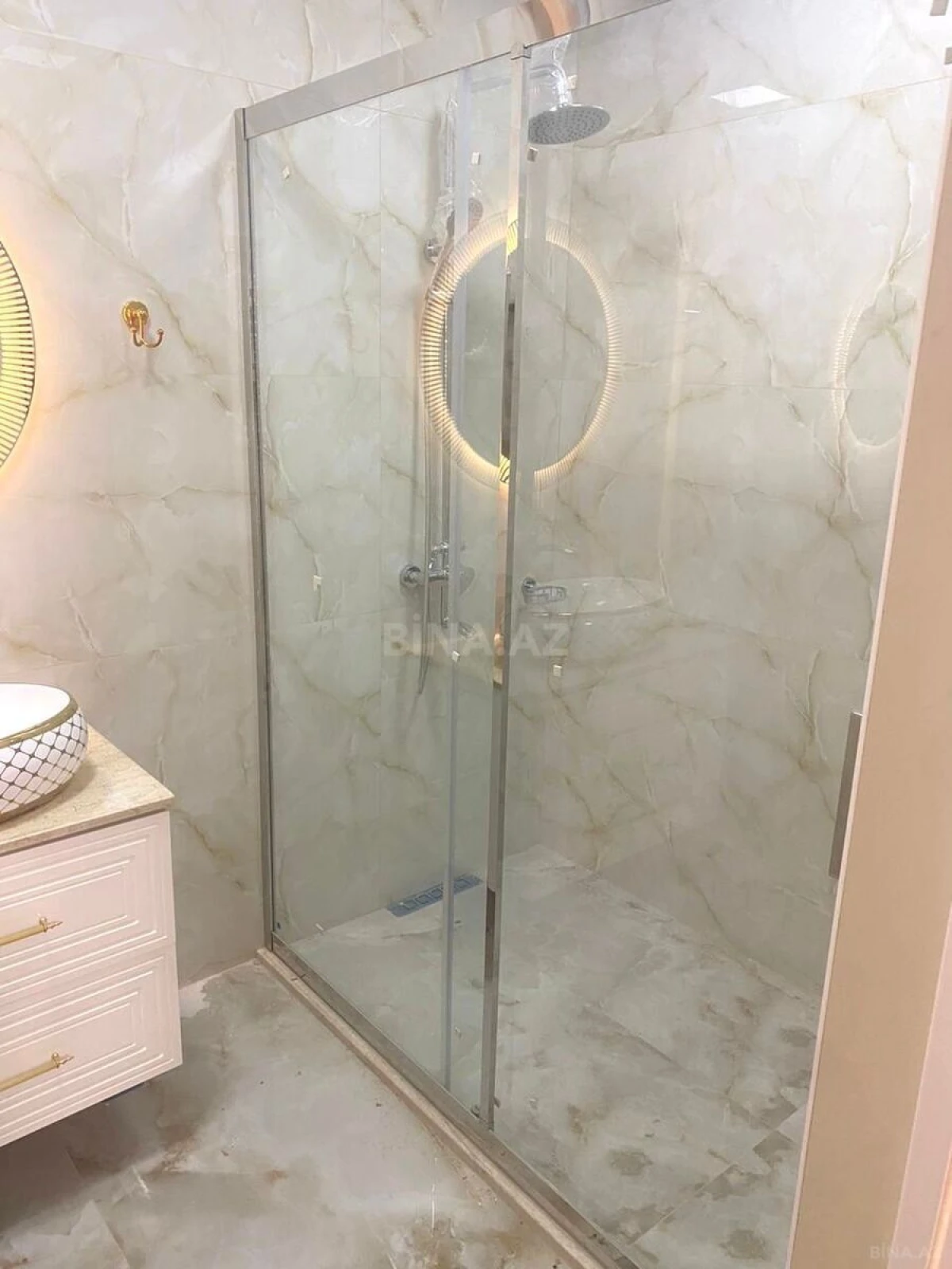 Satılır 2 otaqlı mənzil 96 m²