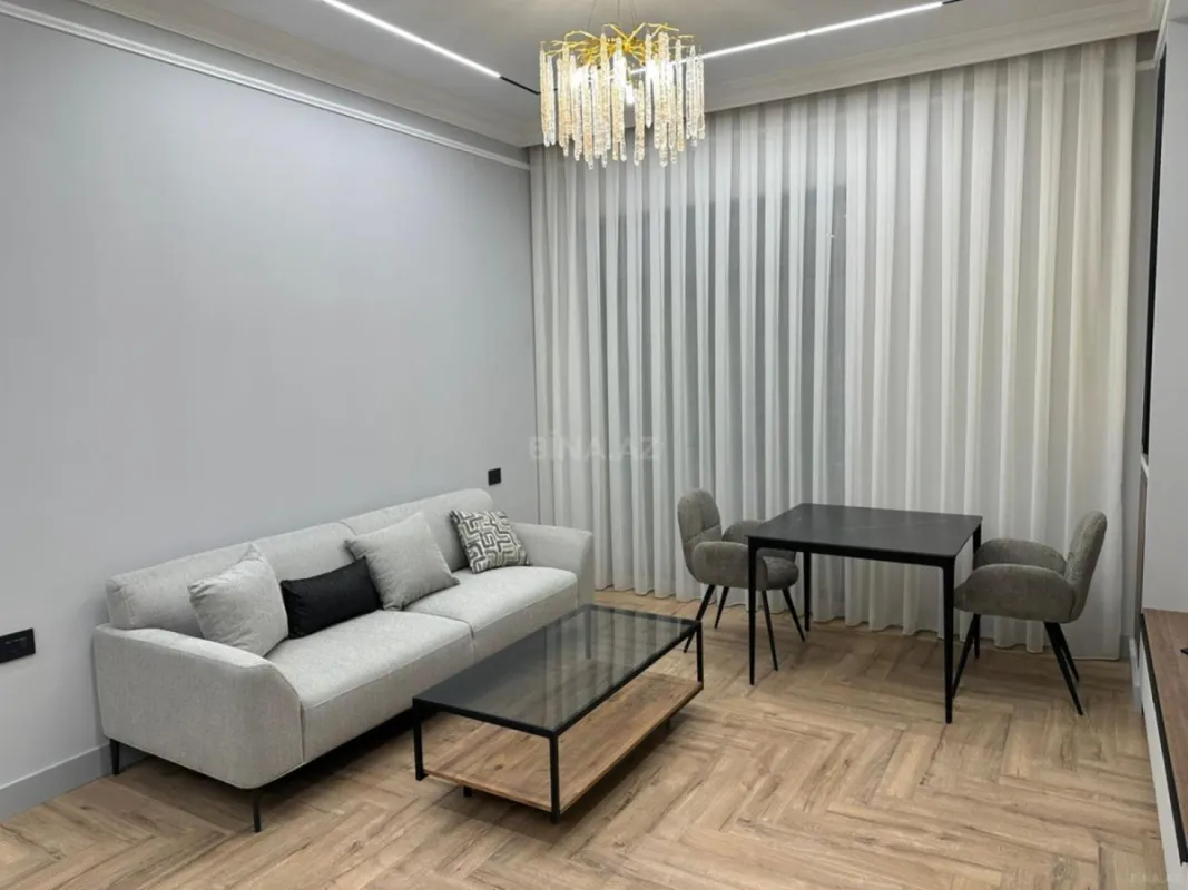 Kirayə verilir 2 otaqlı mənzil 68 m²