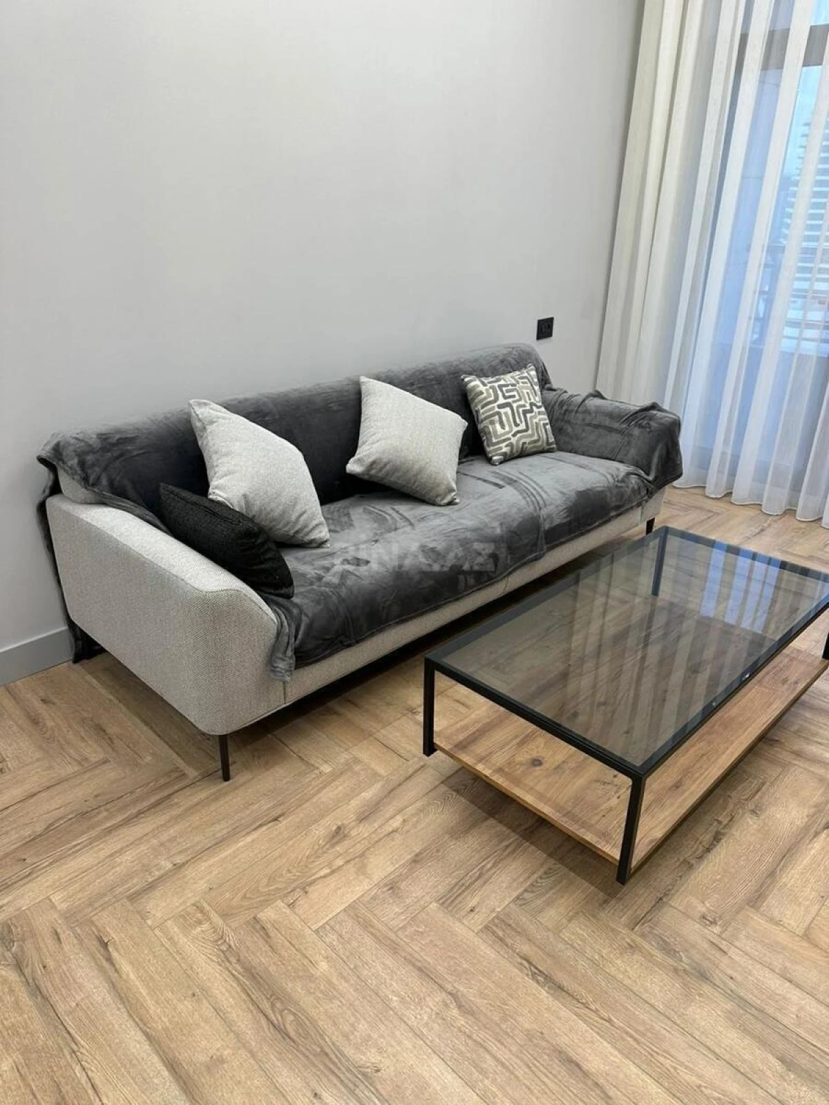 Kirayə verilir 2 otaqlı mənzil 68 m²