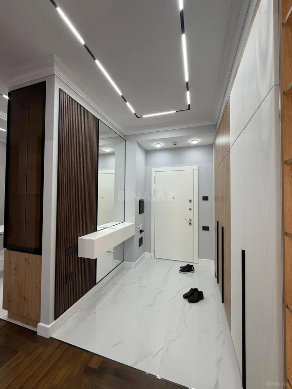 Kirayə verilir 2 otaqlı mənzil 68 m²