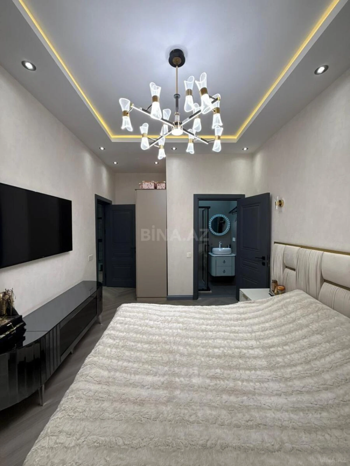 Satılır 4 otaqlı həyət evi 200 m²