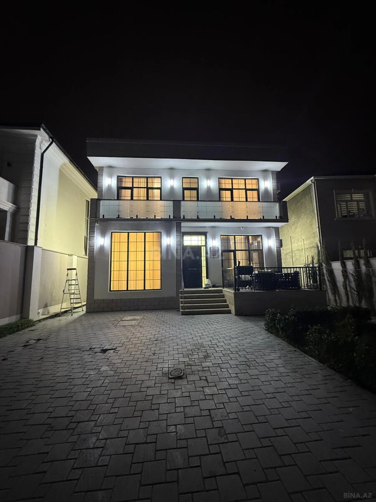 Satılır 4 otaqlı həyət evi 200 m²