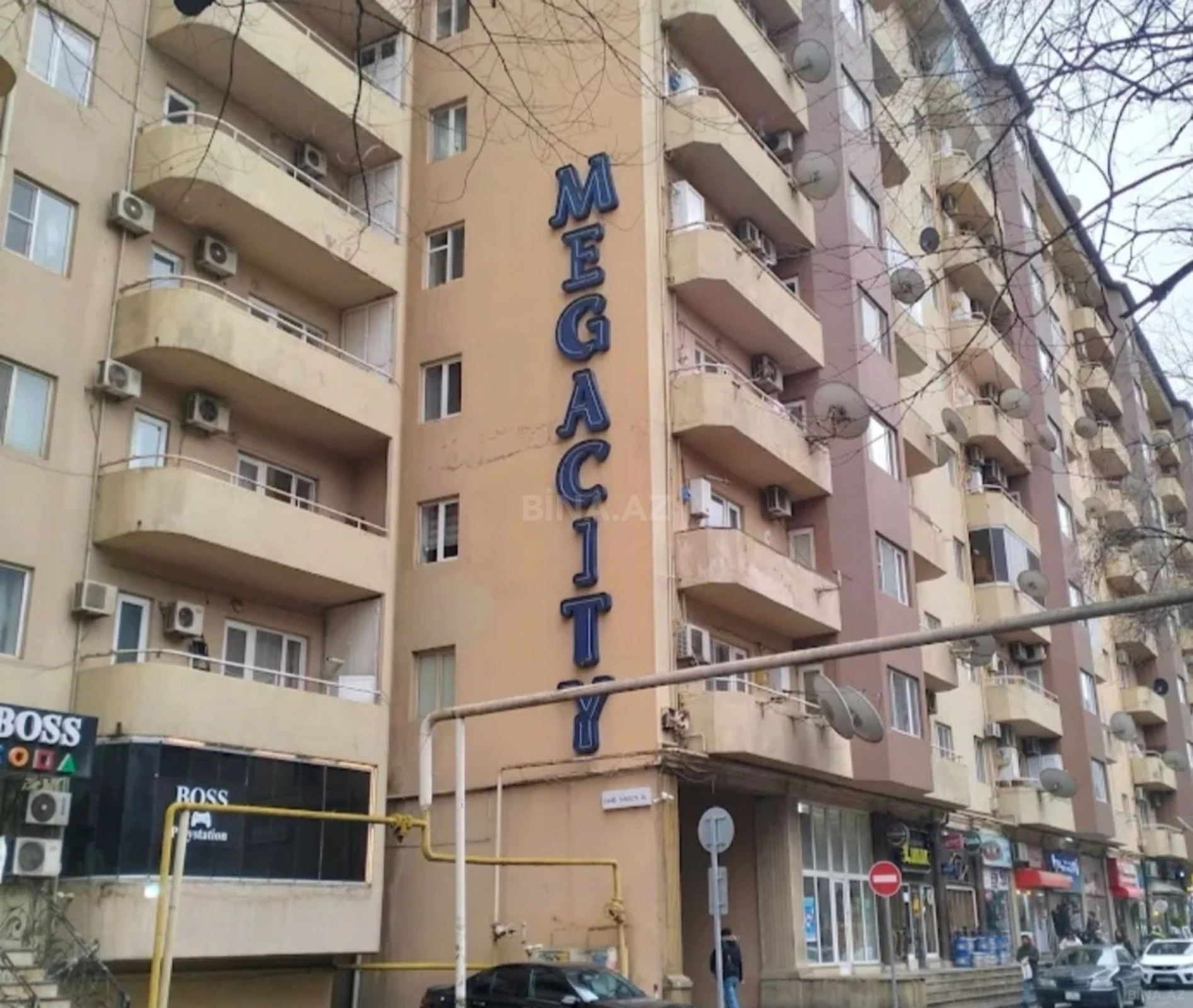 Kirayə verilir 3 otaqlı mənzil 176 m²