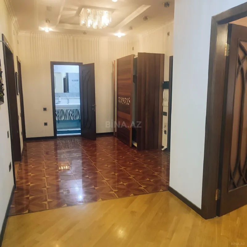 Kirayə verilir 3 otaqlı mənzil 176 m²