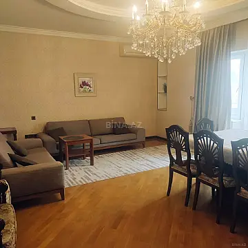 Kirayə verilir 3 otaqlı mənzil 176 m²