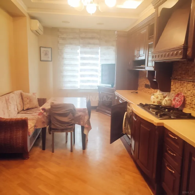 Kirayə verilir 3 otaqlı mənzil 176 m²