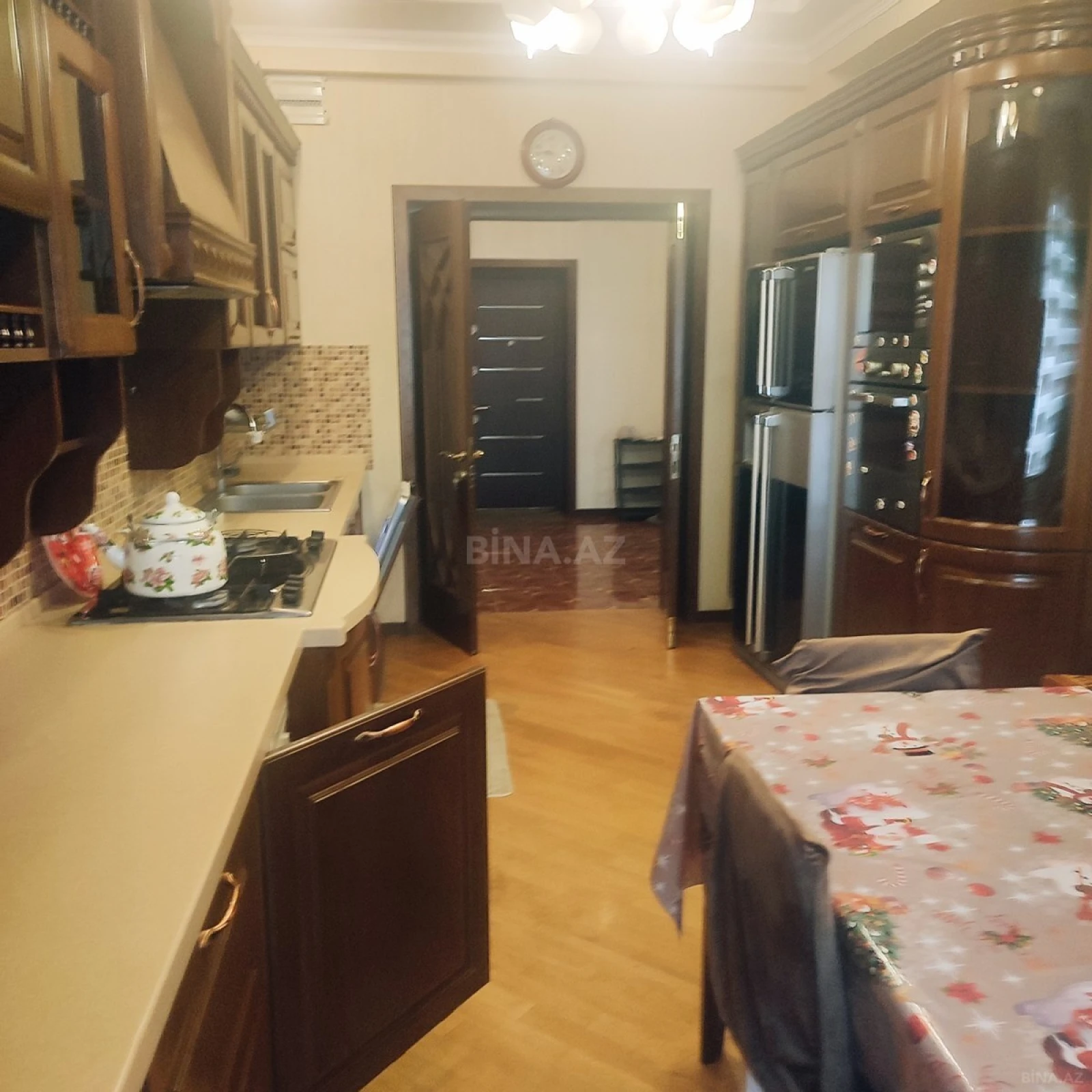 Kirayə verilir 3 otaqlı mənzil 176 m²