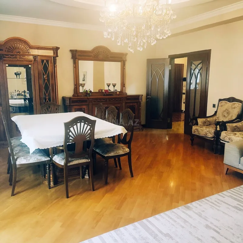 Kirayə verilir 3 otaqlı mənzil 176 m²