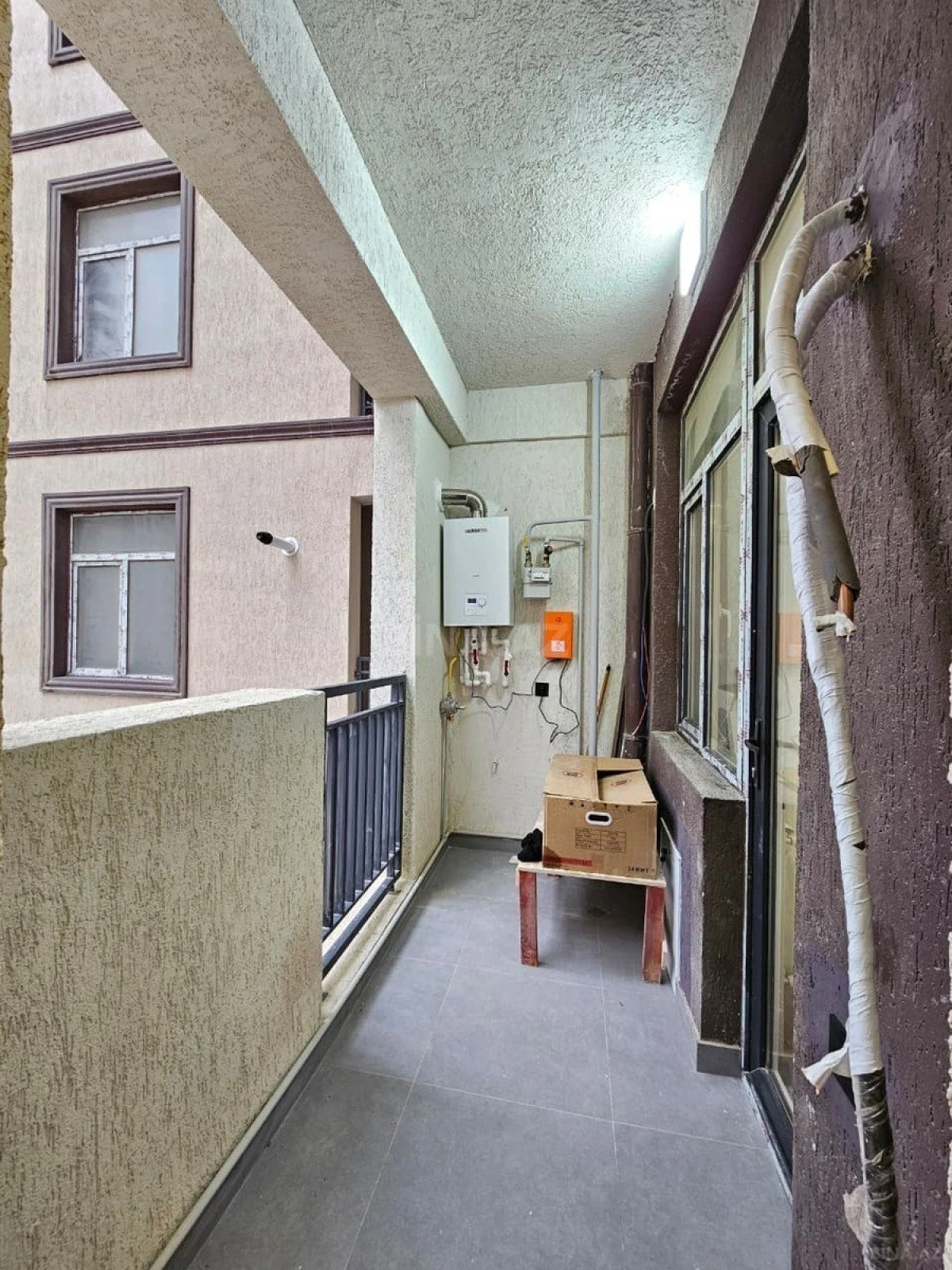 Satılır 2 otaqlı mənzil 63 m²