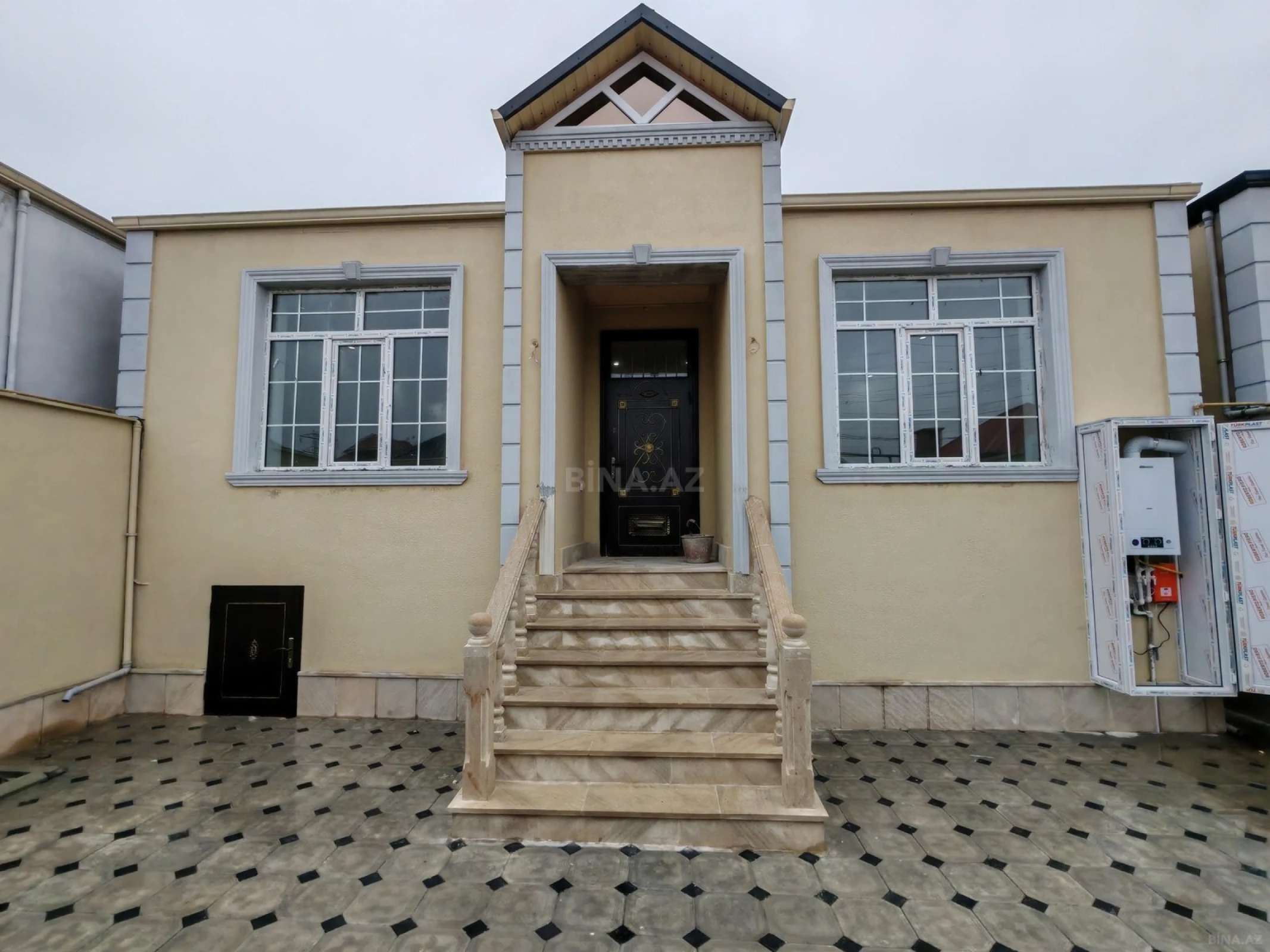 Satılır 4 otaqlı həyət evi 120 m²