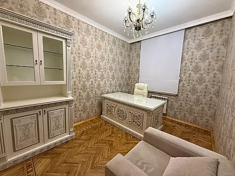 Satılır 6 otaqlı həyət evi 360 m²