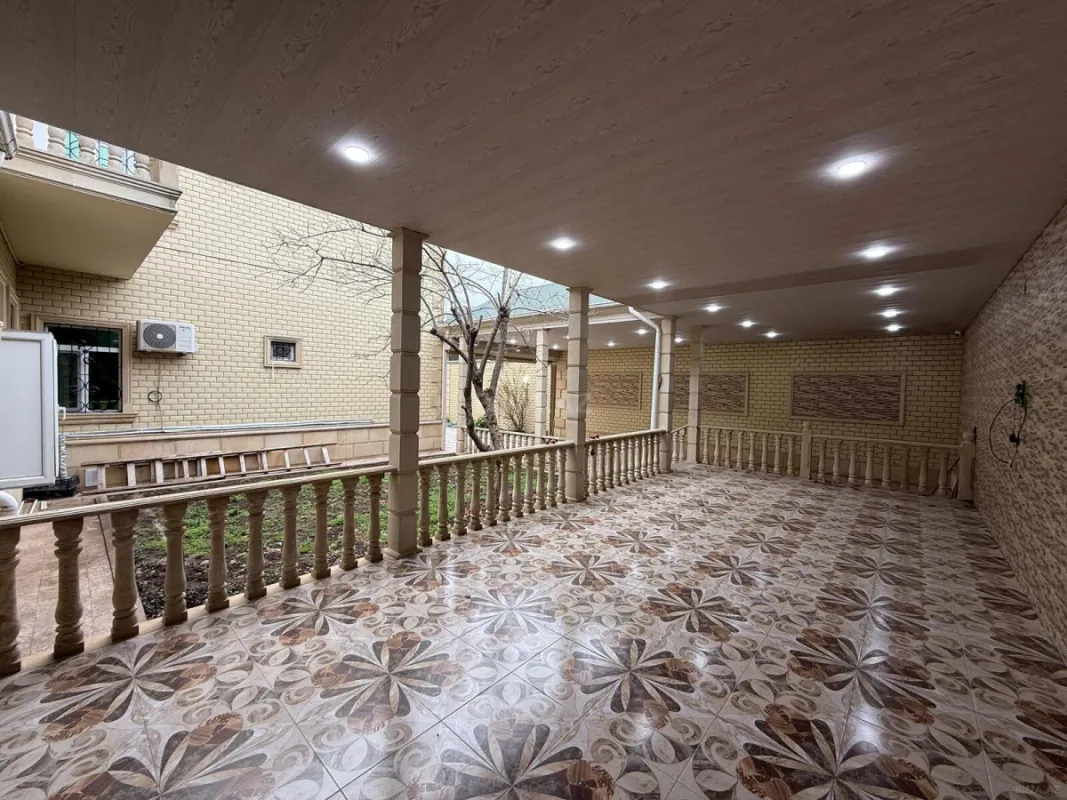 Satılır 6 otaqlı həyət evi 360 m²