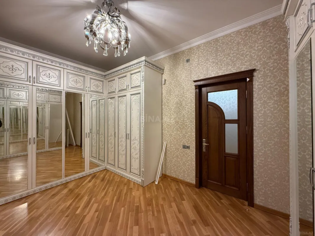Satılır 6 otaqlı həyət evi 360 m²